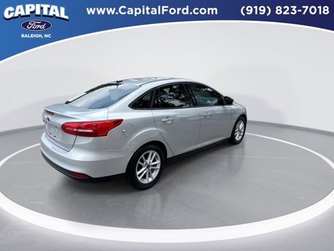 Certified 2018 Ford Focus SE image 8