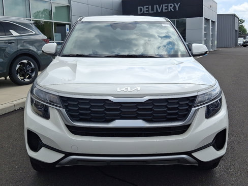 Used 2023 Kia Seltos LX image 2
