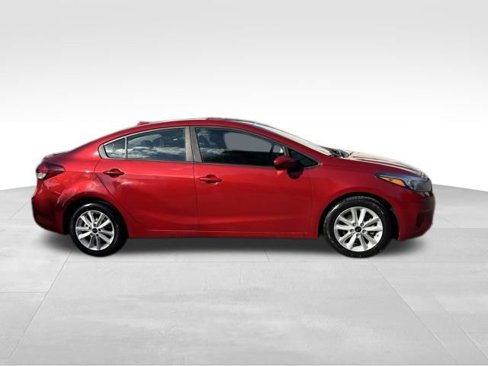 Used 2017 Kia Forte S image 25