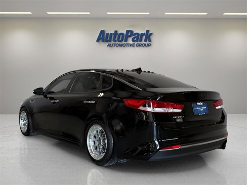 Used 2018 Kia Optima LX w/ 17" Alloy Wheels Package image 5