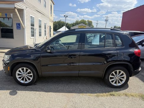 Used 2017 Volkswagen Tiguan S image 3