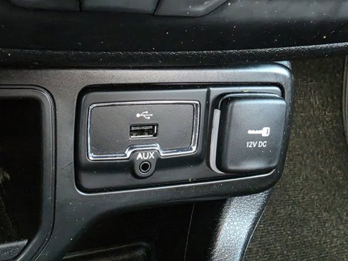 Used 2019 Jeep Renegade Latitude image 22