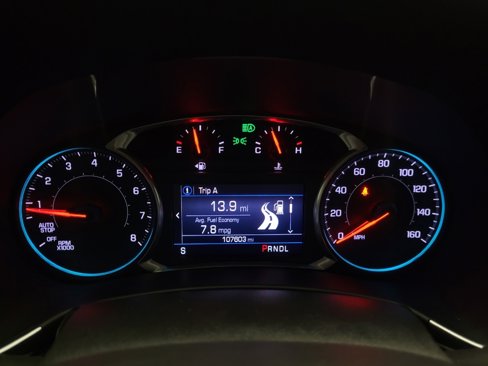 Used 2019 Chevrolet Equinox LT w/ Driver Convenience Package image 23