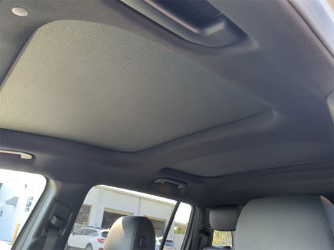 Used 2021 Mercedes-Benz GLB 250 w/ Premium Package image 21