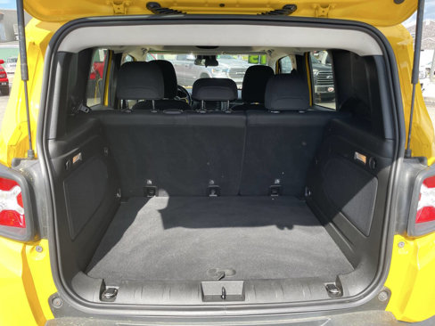 Used 2015 Jeep Renegade Latitude w/ Cold Weather Group II image 32