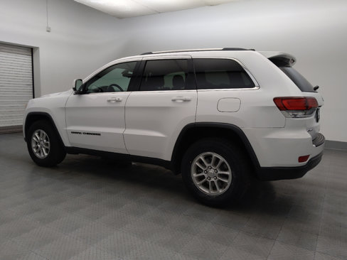 Used 2020 Jeep Grand Cherokee Laredo image 3