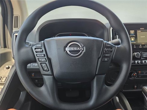 Used 2025 Nissan Frontier SV image 18