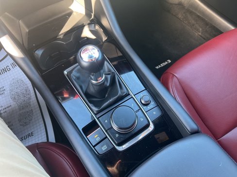 Used 2024 MAZDA MAZDA3 s image 24