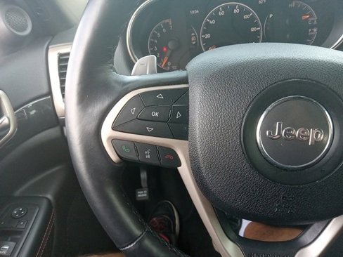 Used 2016 Jeep Grand Cherokee Laredo 75th Anniversary image 21