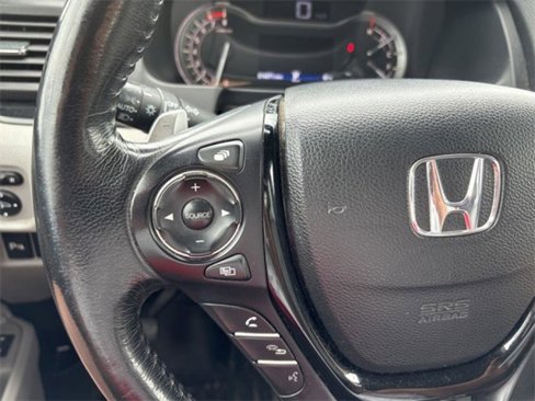 Used 2016 Honda Pilot Touring image 17