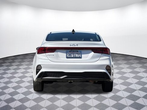 Used 2024 Kia Forte LXS image 9
