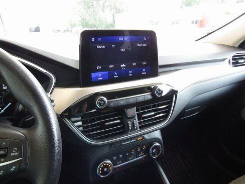 Used 2020 Ford Escape SE image 24