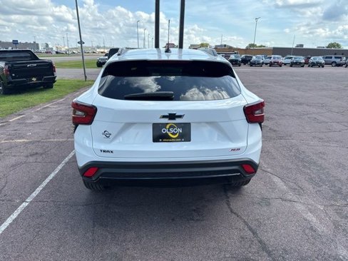 New 2025 Chevrolet Trax RS image 4
