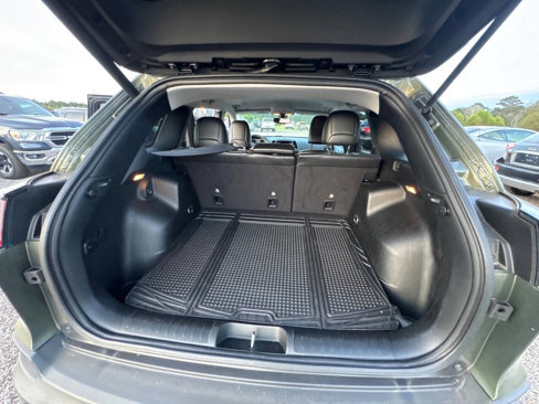Used 2019 Jeep Cherokee Limited image 14