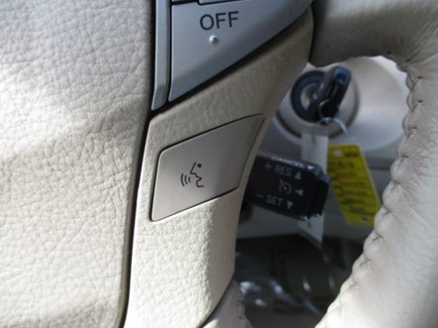 Used 2009 Toyota Avalon XLS image 34