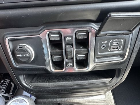 Certified 2023 Jeep Gladiator Sport image 25