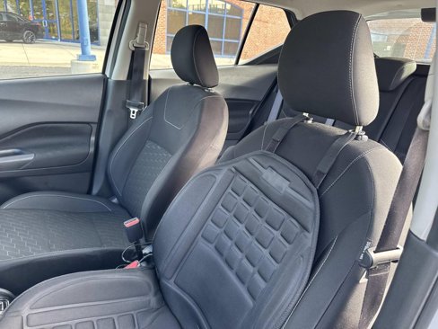 Used 2022 Nissan Kicks S image 14