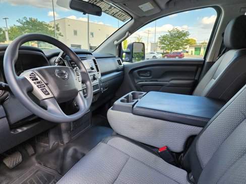 Used 2018 Nissan Titan S w/ S Utility Package image 7