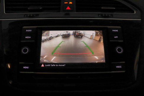 Used 2020 Volkswagen Tiguan S image 30