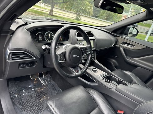 Used 2017 Jaguar F-PACE S image 14