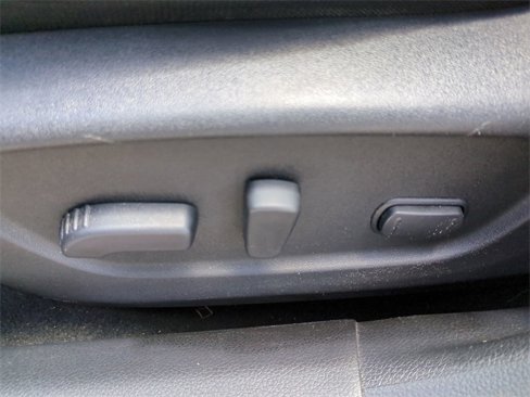Used 2017 Nissan Rogue SV image 21