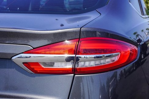 Used 2020 Ford Fusion SE image 8