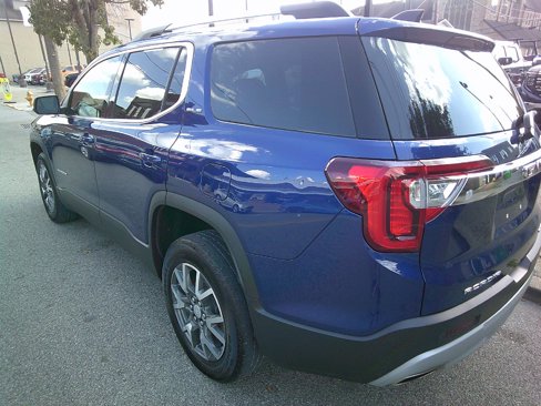 Used 2023 GMC Acadia SLE w/ Driver Convenience Package image 4