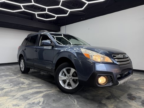 Used 2013 Subaru Outback 3.6R Limited w/ Moonroof Pkg image 6