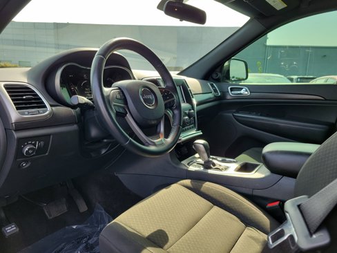 Used 2018 Jeep Grand Cherokee Laredo image 19