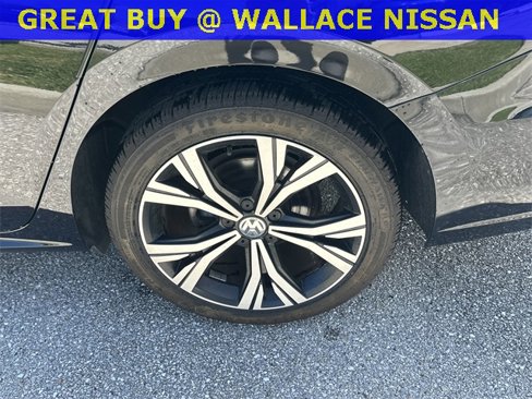 Used 2022 Volkswagen Passat 2.0T SE image 10
