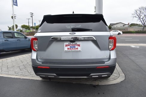Used 2022 Ford Explorer XLT w/ Equipment Group 202A image 7