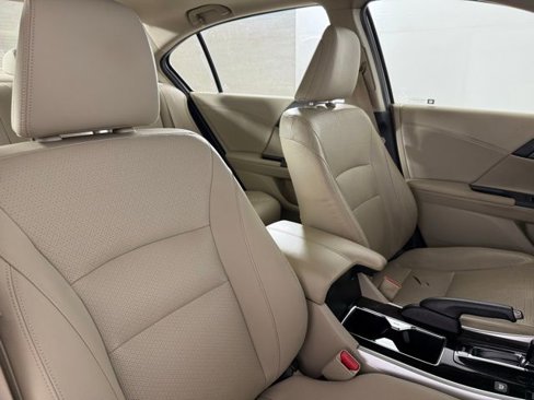 Used 2017 Honda Accord EX-L image 39