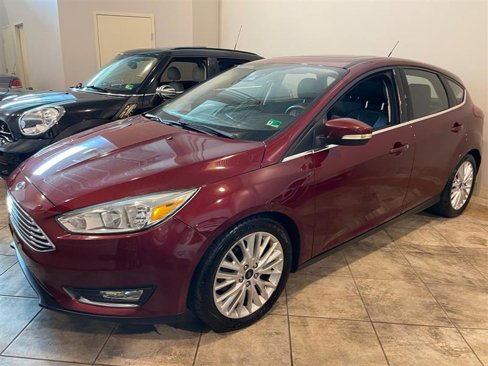 Used 2017 Ford Focus Titanium w/ Titanium Technology Package image 2