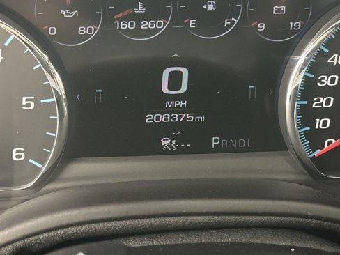 Used 2017 GMC Yukon XL Denali w/ Open Road Package image 12