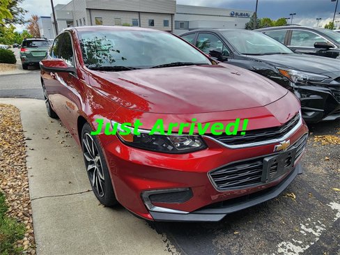 Used 2017 Chevrolet Malibu LT w/ Leather Package image 2