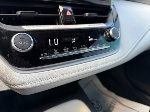 Used 2024 Toyota Corolla SE image 33