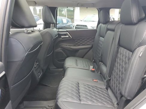 Used 2023 Mitsubishi Outlander SEL image 36