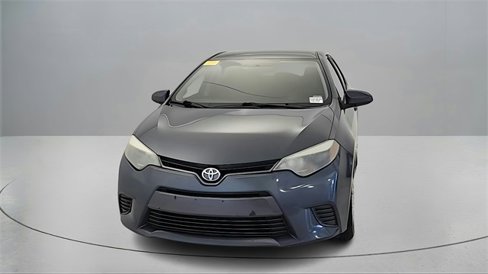 Used 2015 Toyota Corolla LE image 2