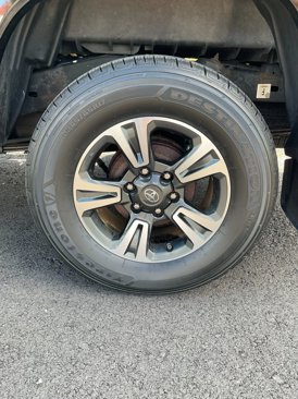 Used 2017 Toyota Tacoma TRD Sport image 11