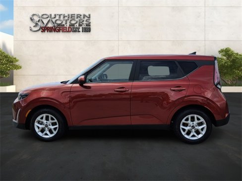 Used 2023 Kia Soul LX w/ LX Technology Package image 3
