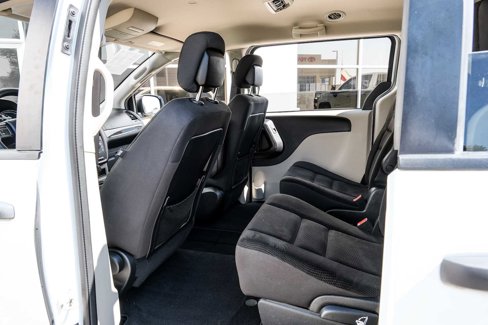 Used 2019 Dodge Grand Caravan SE image 32