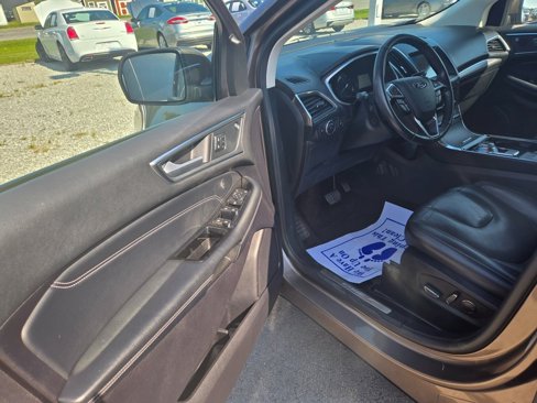 Used 2019 Ford Edge Titanium image 6