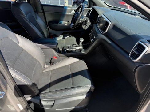 Used 2021 Kia Sportage S image 19