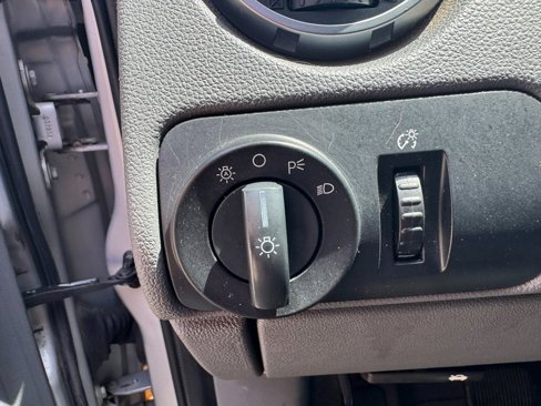 Used 2005 Ford Freestyle SE image 13
