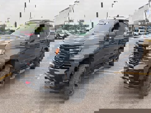 Used 2019 Chevrolet Silverado 1500 LT Trail Boss image 3