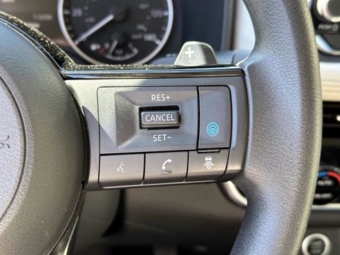 Used 2021 Nissan Rogue SV image 21