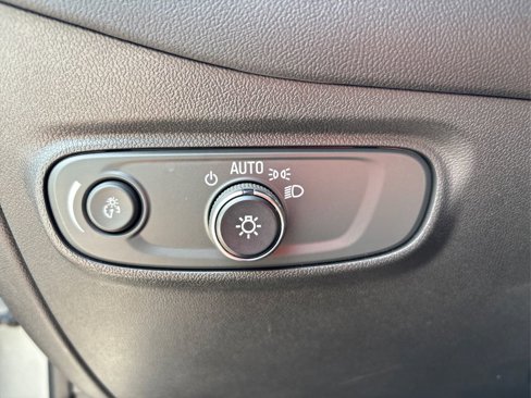 Used 2023 Chevrolet Equinox LT image 26