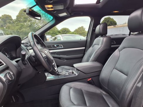 Used 2016 Ford Explorer XLT w/ Equipment Group 202A image 13