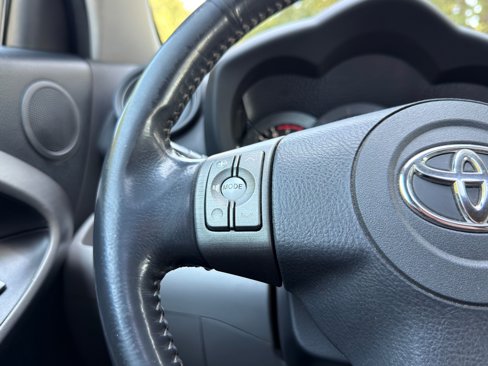 Used 2010 Toyota RAV4 Limited image 20
