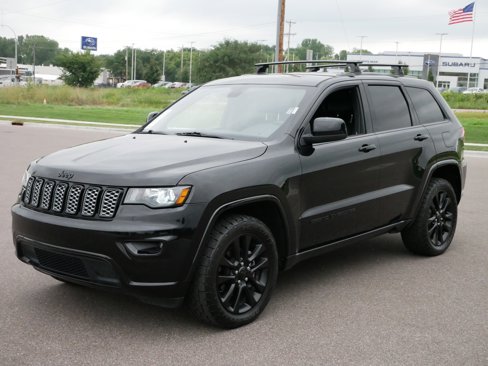 Used 2018 Jeep Grand Cherokee Altitude image 3